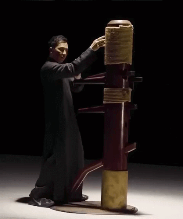 Animated Wing Chun wooden dummy training demonstration